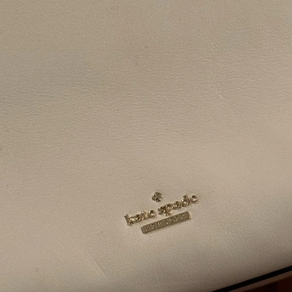 Kate Spade small bag with removable long strap. - Picture 6 of 6